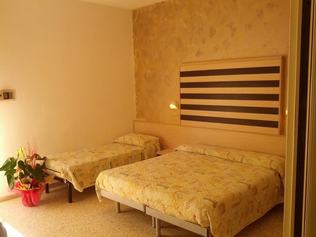 Hotel Abel & Residence Cesenatico Pokoj fotografie